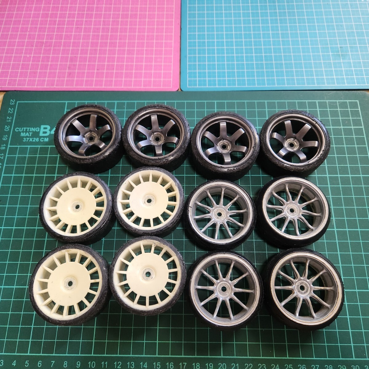 ドリパケ、タイヤ、ホイール交換済み 楽天市場】ドリフト ラジコン（カラーゴールド）（タイヤ