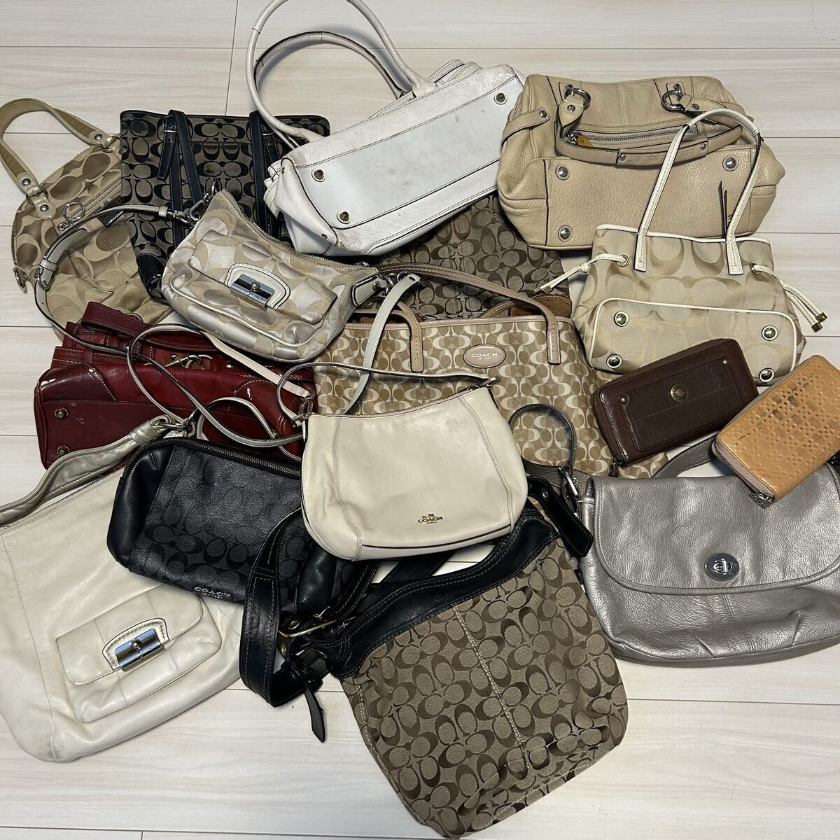 【訳あり】コーチ　coach バック　17点セット　大量　まとめ売り 2025年最新】Yahoo!オークション -コーチ バッグ セットの中古品