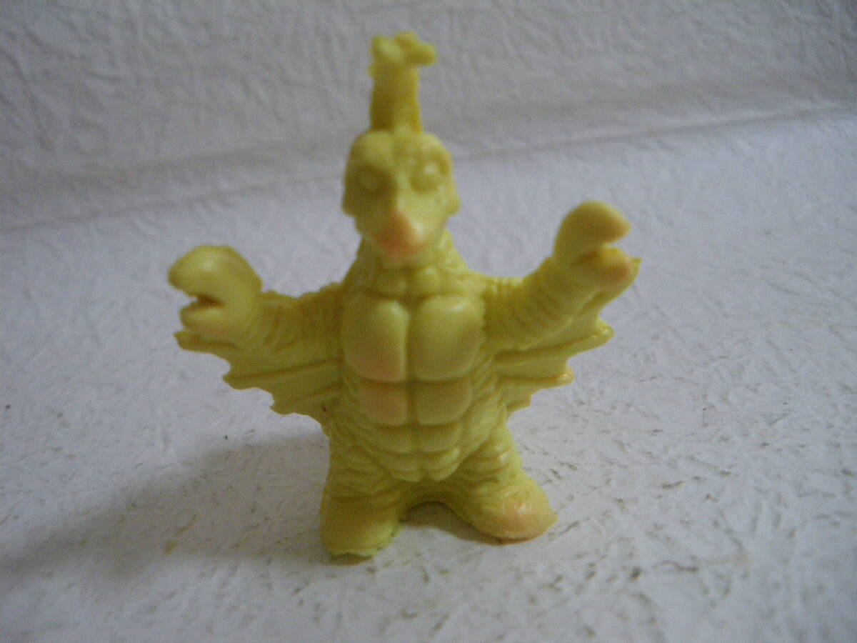 ウルトラマン怪獣消しゴムレア物黄、桃、黒。バラ売りok‼️ ウルトラマン怪獣消しゴムレア物黄、桃、黒。バラ売りok