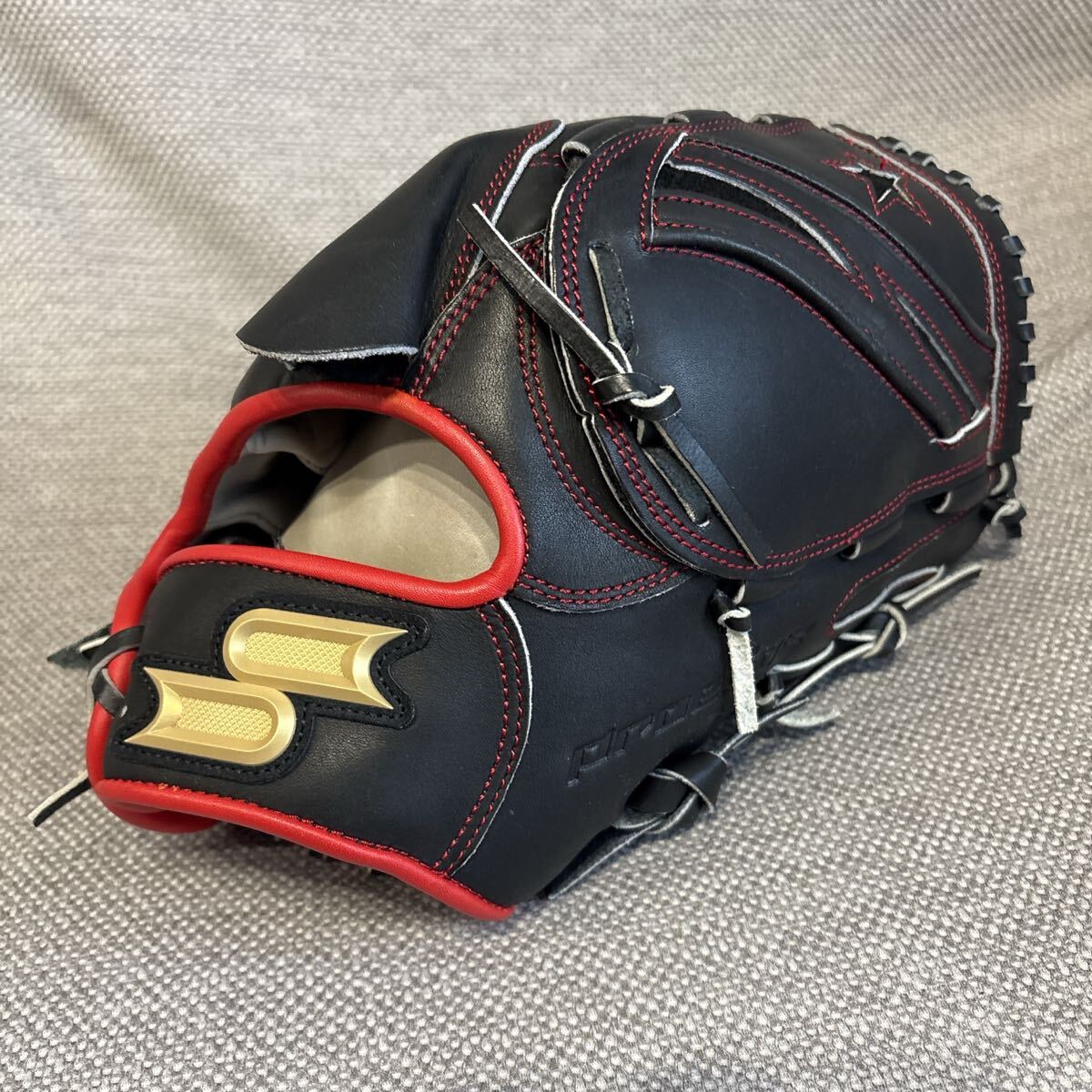 【値下げ！】限定品 黒田博樹 SSK 軟式グローブ ピッチャー用 広島カープ 値下げ！】限定品 黒田博樹 SSK 軟式グローブ ピッチャー用 広島