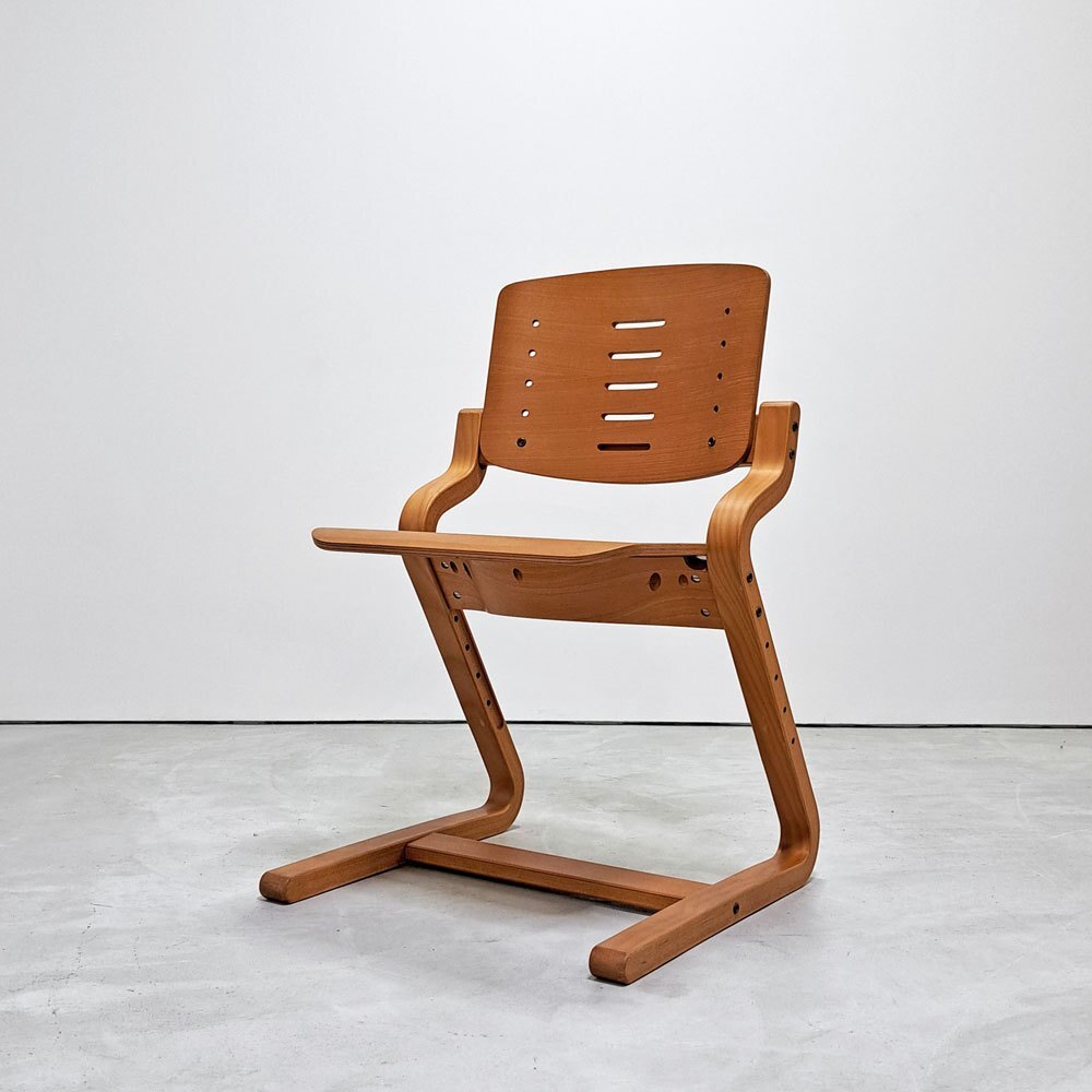 Formio フォルミオ家具　椅子 Formio Plus/フォルミオプラス 受注生産ウォールナット仕様 KF