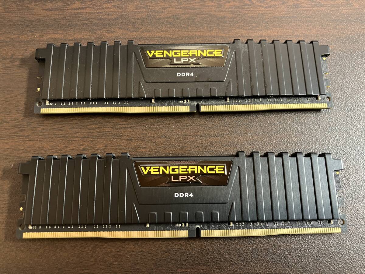 新品 未開封CMK16GX4M2A2666C16 16GB 8GB×2枚 メモリ Amazon | CORSAIR DDR4-2666MHz デスクトップPC用 メモリ