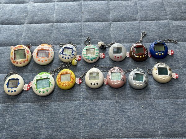 新品 未開封 たまごっち モスラ 原人っち てんしっち 森で発見 セット モスラ】退屈しのぎに | たまラボ