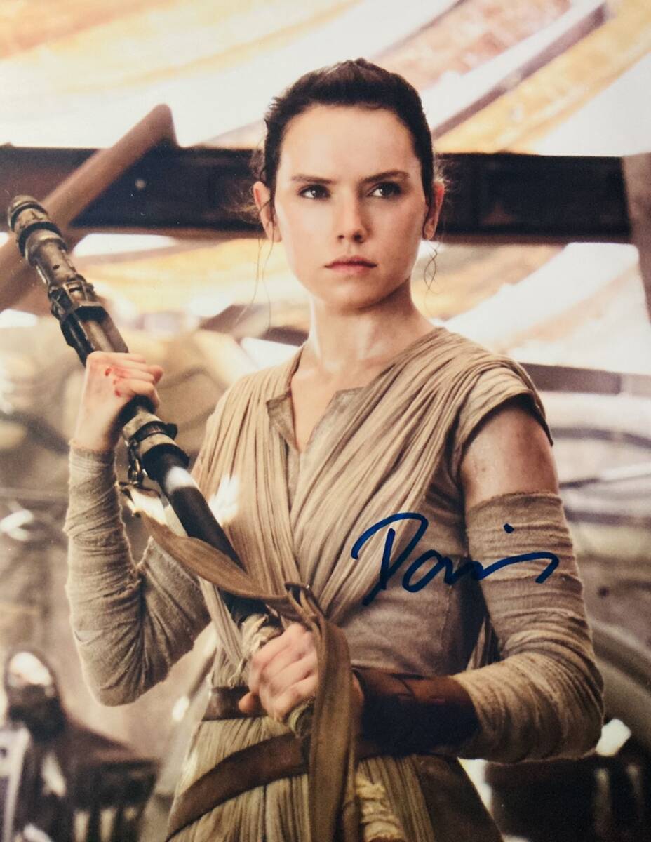 セール中…デイジー・リドリー直筆サイン入り2Lサイズ写真…スターウォーズ…① デイジー・リドリー直筆サイン入り2Lサイズ写真…Daisy Ridley