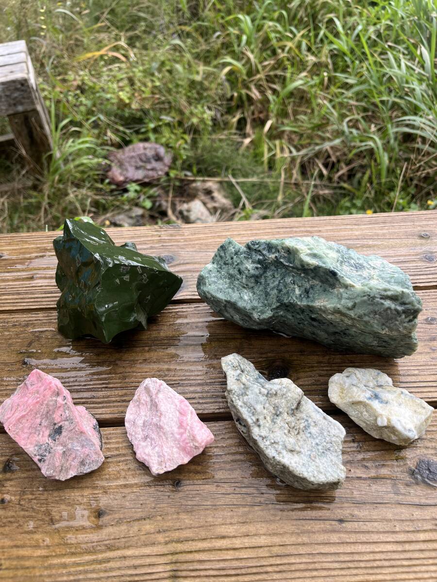 大型逸品！【日高翡翠】極上１７kg 原石 鑑賞石 天然石 標本石 国産鉱物 大型逸品！【日高翡翠】極上17kg 原石 鑑賞石 天然石 標本石