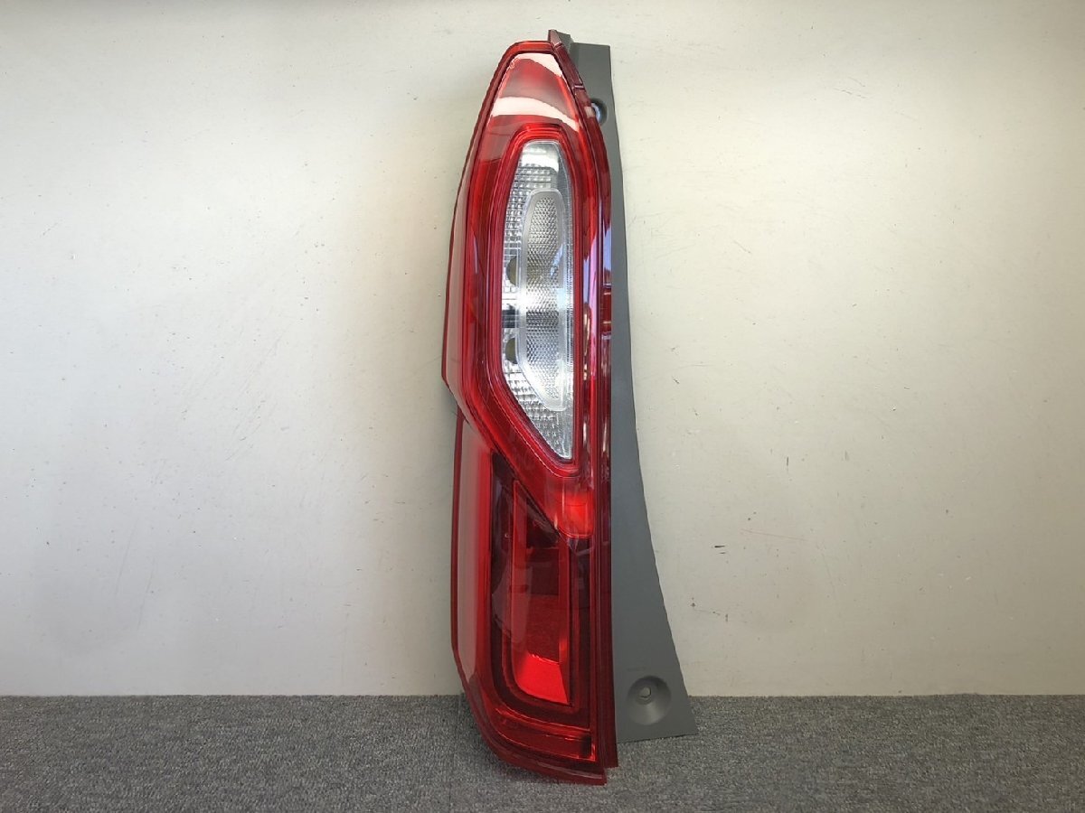 N-BOX カスタム JF3/JF4 純正テールライト 左側 N-BOX NBOX Nボックス/カスタム/JF3/JF4 純正 左テールランプ