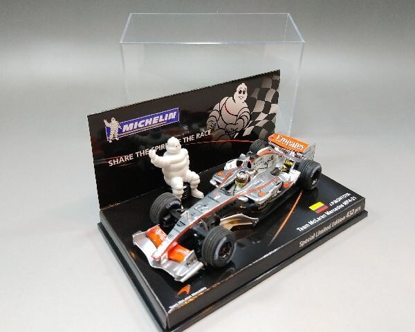 ミニチャンプス 1/18 マクラーレン メルセデス MP4-21 MINICHAMPS 1/18 Scale McLaren Mercedes MP4-21 Red/Silver