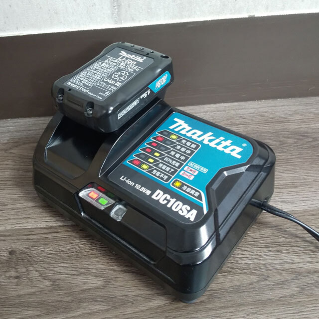 hiroさん　中古 マキタ　BL1015 10V バッテリ　2セット マキタ 互換品 makita バッテリー BL1015 10.8v 3.0Ah 2個