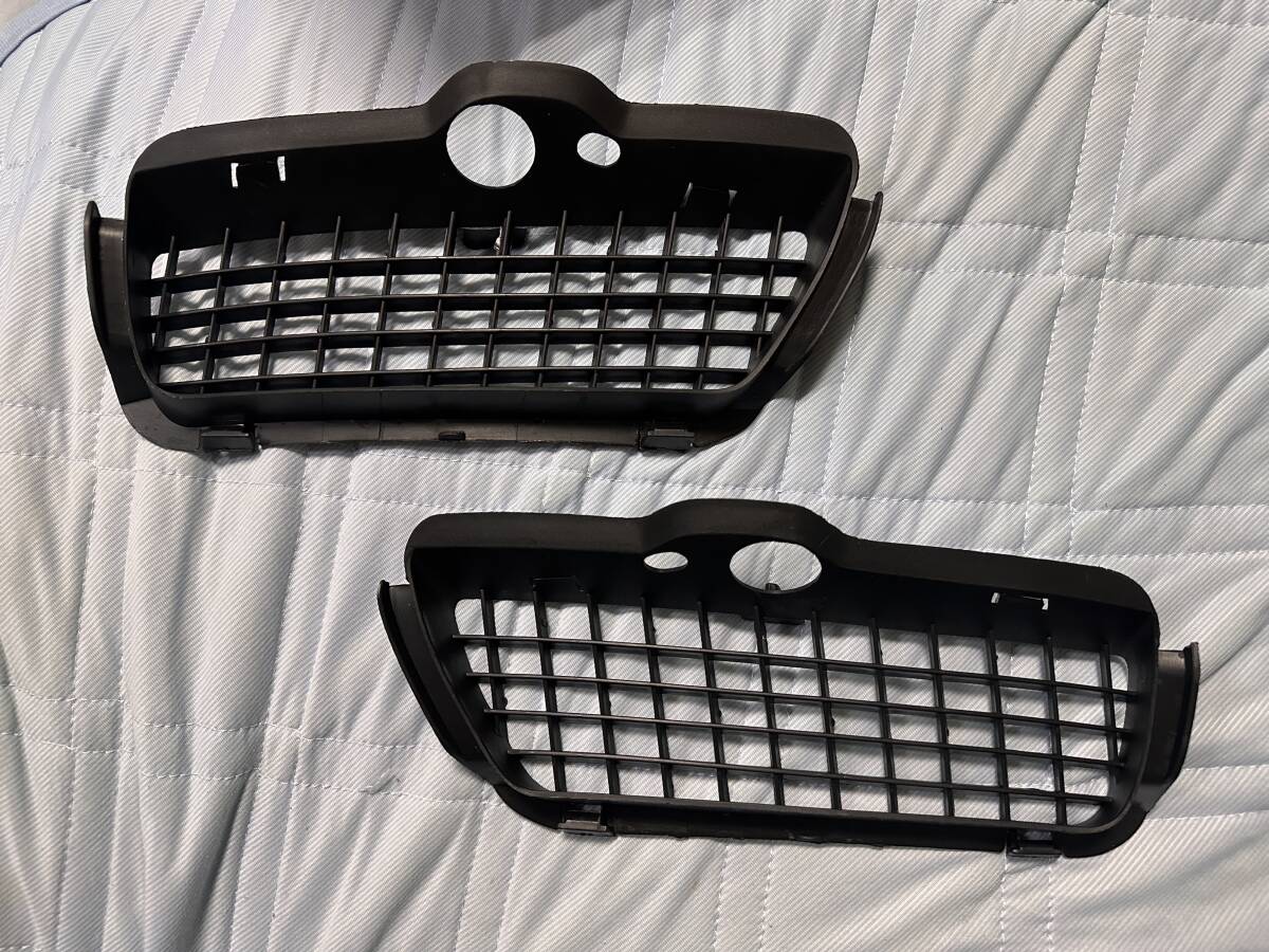  VW ゴルフ３ フロントバンパーダクト部 グリル左右セット