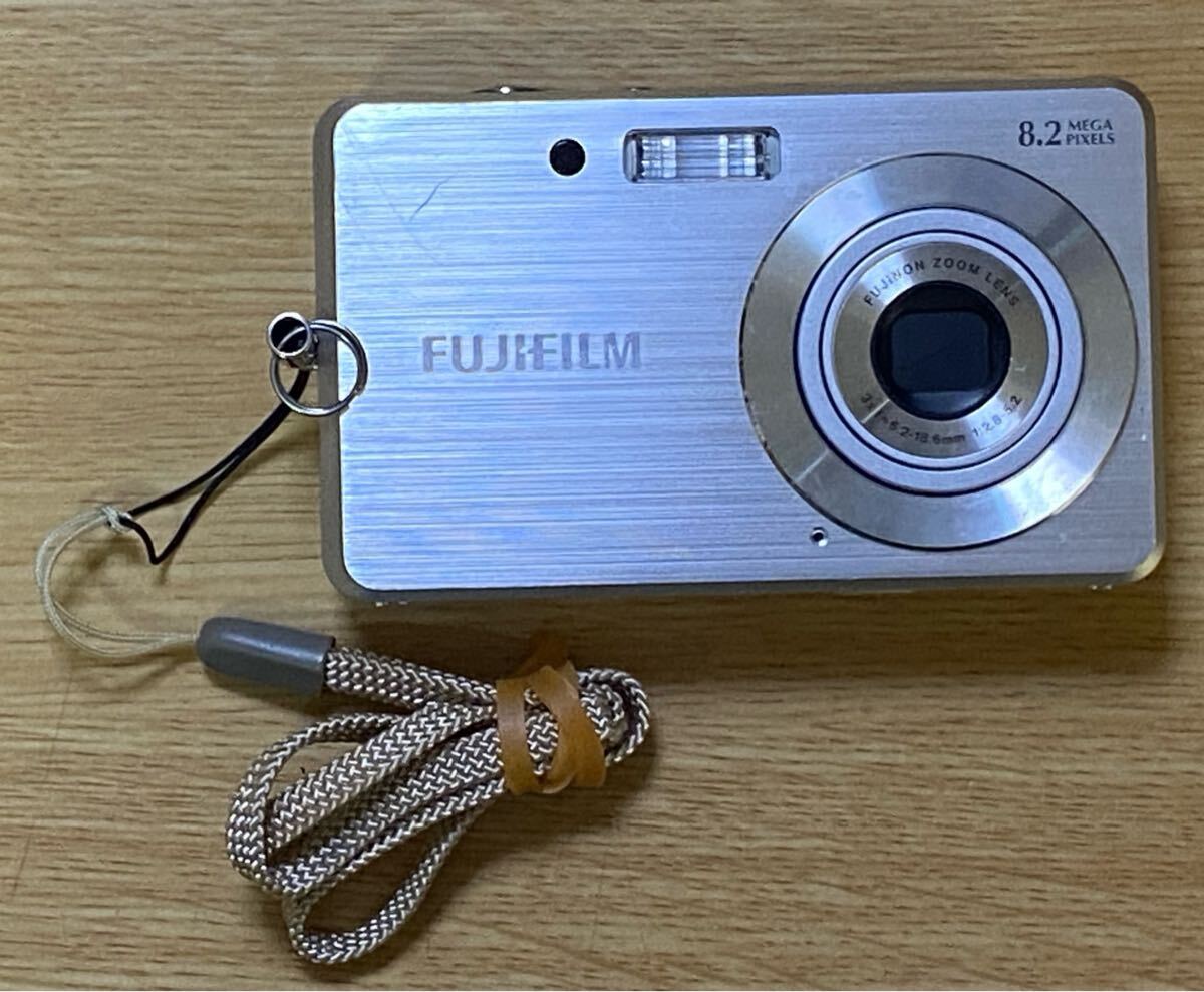 FUJIFILM Finepix J10 シルバー 動作確認済み Fujifilm Finepix J10 8.2MP Digital Camera with 3x Optical