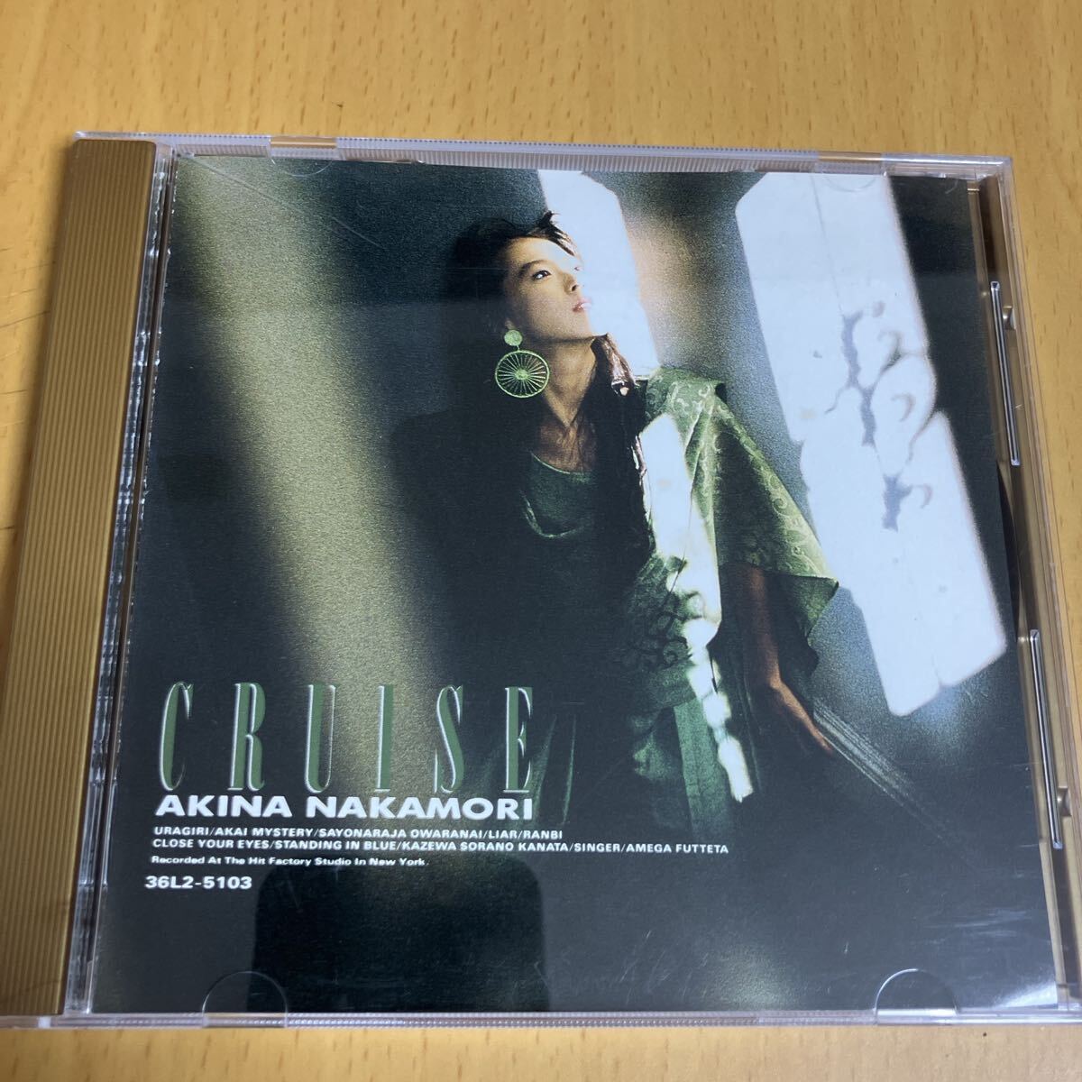 中森明菜　クルーズ　B1サイズ　ポスター　当時品　おまけ付けます 中森明菜 クルーズ B1サイズ ポスター 当時品 おまけ付けます