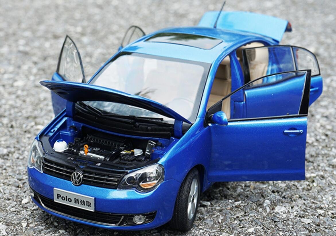 激レア VW POLO フォルクスワーゲン ポロ セダン 1/18 絶版ミニカー 激レア VW POLO フォルクスワーゲン ポロ セダン 1/18 絶版