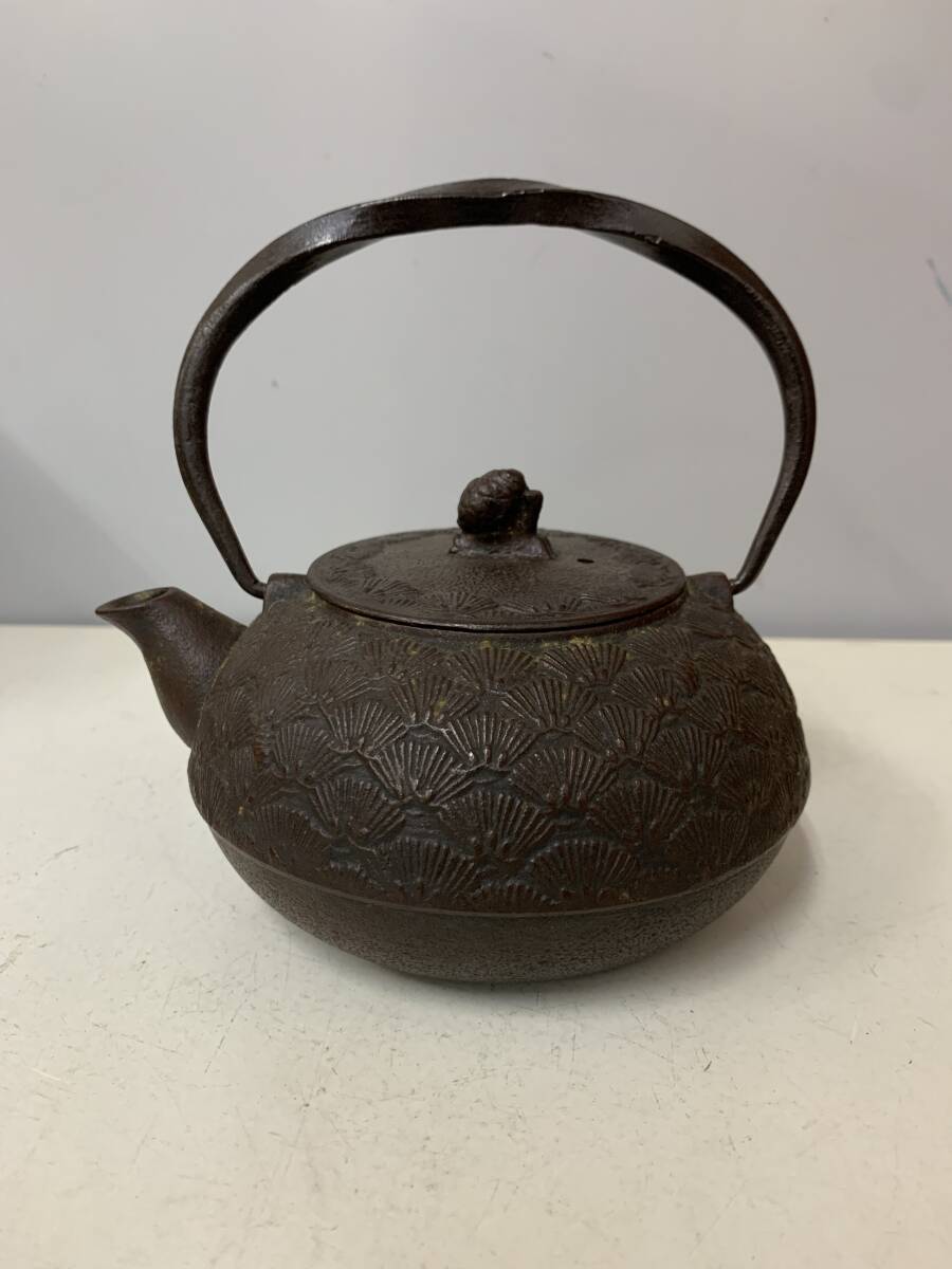 茶道具/鉄瓶/煎茶道具/茶器/鉄製/古董品/鉄瓶/工芸品（724) 楽天市場】骨董○南部鉄器鉄瓶○煎茶用鉄瓶 / 小型 | 大正昭和