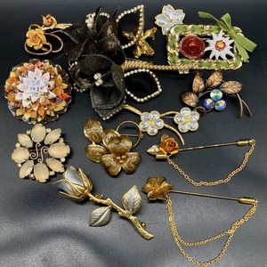 D893 豪華 ブローチ まとめ フラワー お花 モチーフ カラーストーン ビンテージ イミテーション レディース アクセサリー 大量 まとめ売り