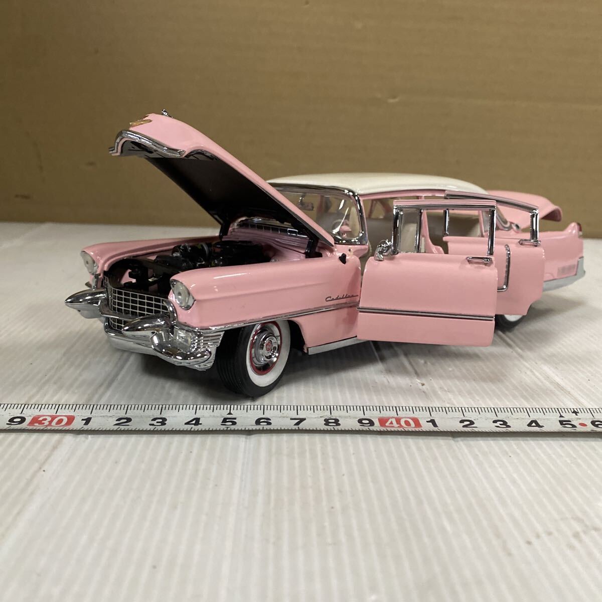 キャディラック・クラシックカー ミニカーセット Amazon | KiNSMART 1:43 キャデラック シリーズ62 クーペ ピンク