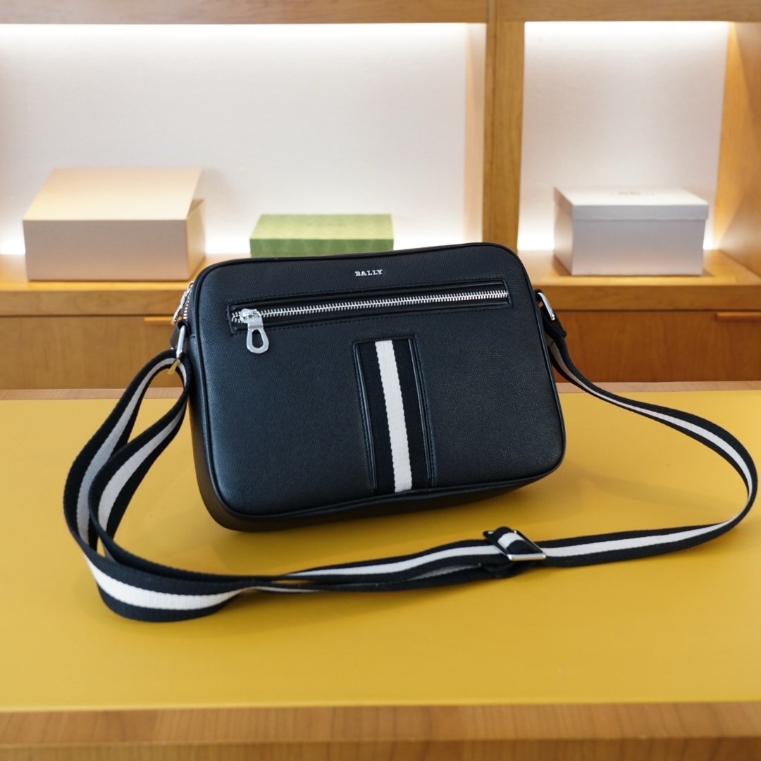 BALLY ショルダーバッグ サコッシュ ブラック Yahoo!オークション -「bally ショルダーバッグ」(ショルダー