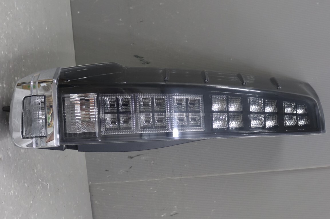 2025年最新】Yahoo!オークション -ヴォクシー 80 テール 純正