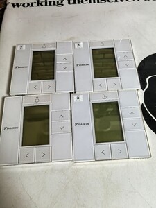 ダイキン 業務用エアコン用リモコン BRC1G3 4本入。中古現状品。