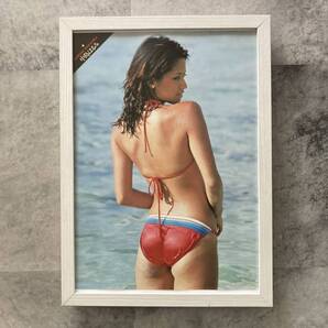 ●額装品 中島はるみ グラビア A4サイズ額入り ポスター風 切り抜き アートフレーム 送料無料 D435