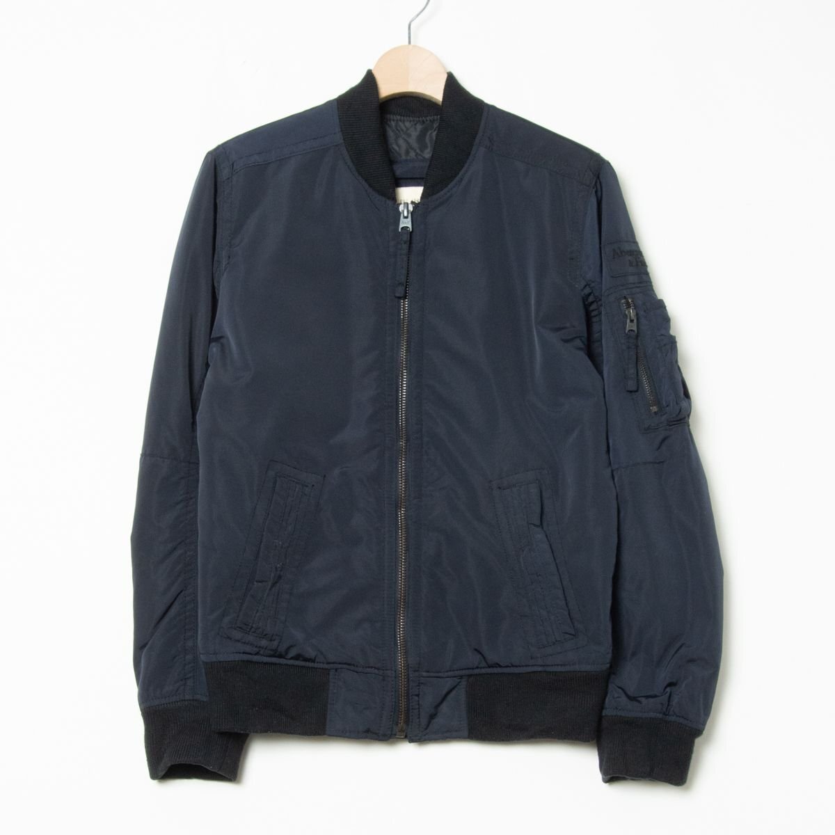 新品未使用Abercrombie&Fitchアバクロ中綿MA1ブルゾンジャケット Abercrombie&Fitch アバクロンビー & フィッチ Abercrombie