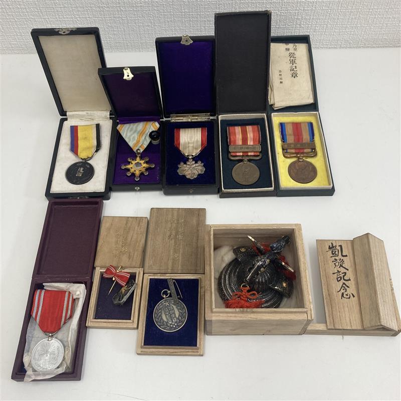 【海】銀製　記念章　勲章　記章　バッチ　メダル　4点　２点おまけ　重量73.7g 海】銀製 記念章 勲章 記章 バッチ メダル 4点 2点おまけ 重量73.7g