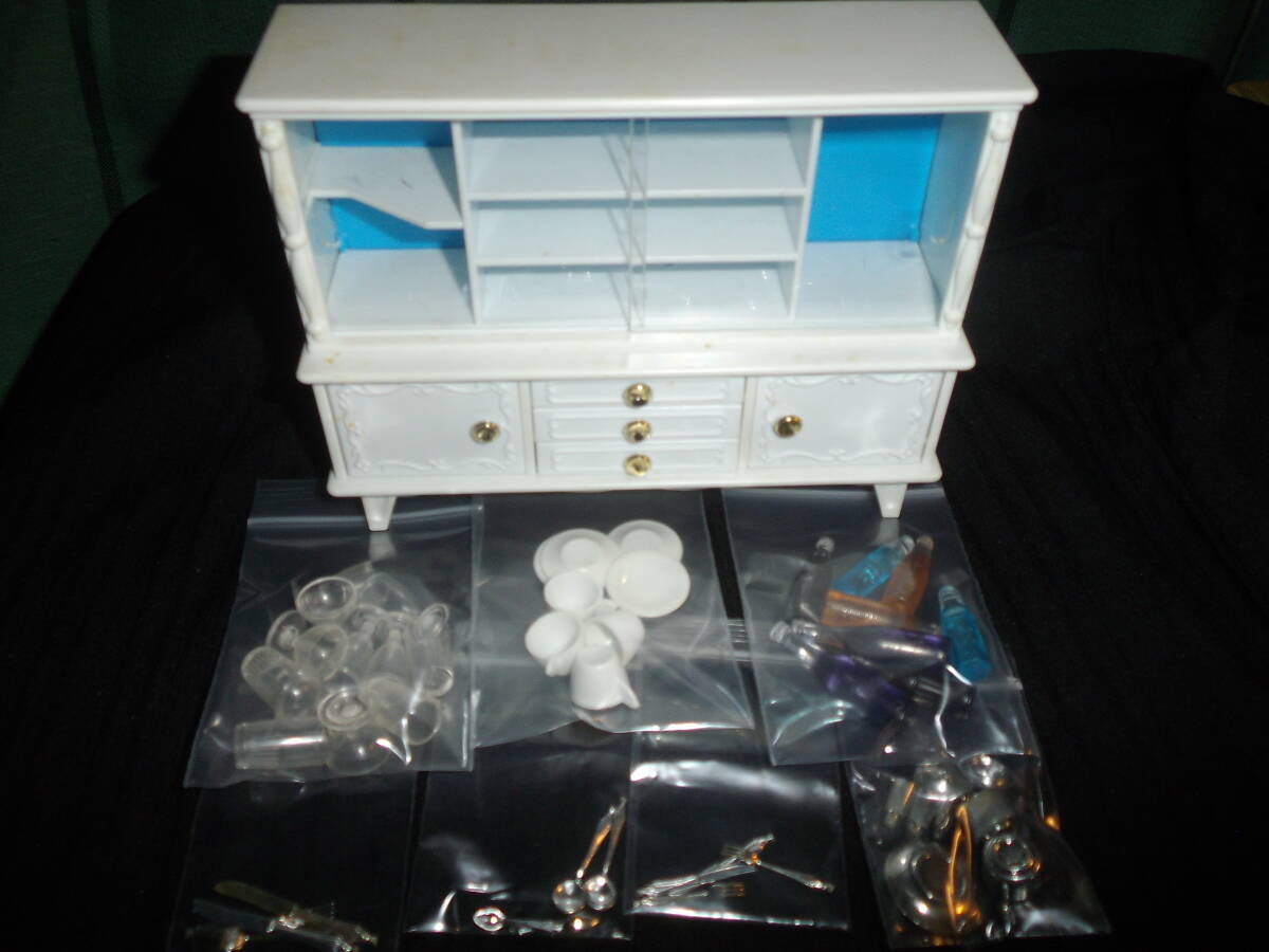 【新品】リカちゃん　学習机　白い白い家具セット　タカラ　未使用 古い・欠品有】TAKARA リカちゃんの白い白い家具セット 勉強机