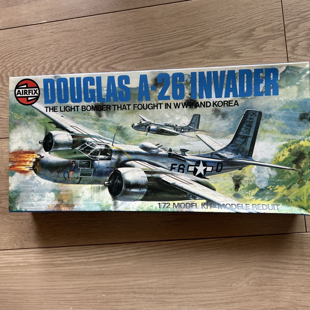 Yahoo!オークション -「a-26 インベーダー」(軍用機) (航空機)の