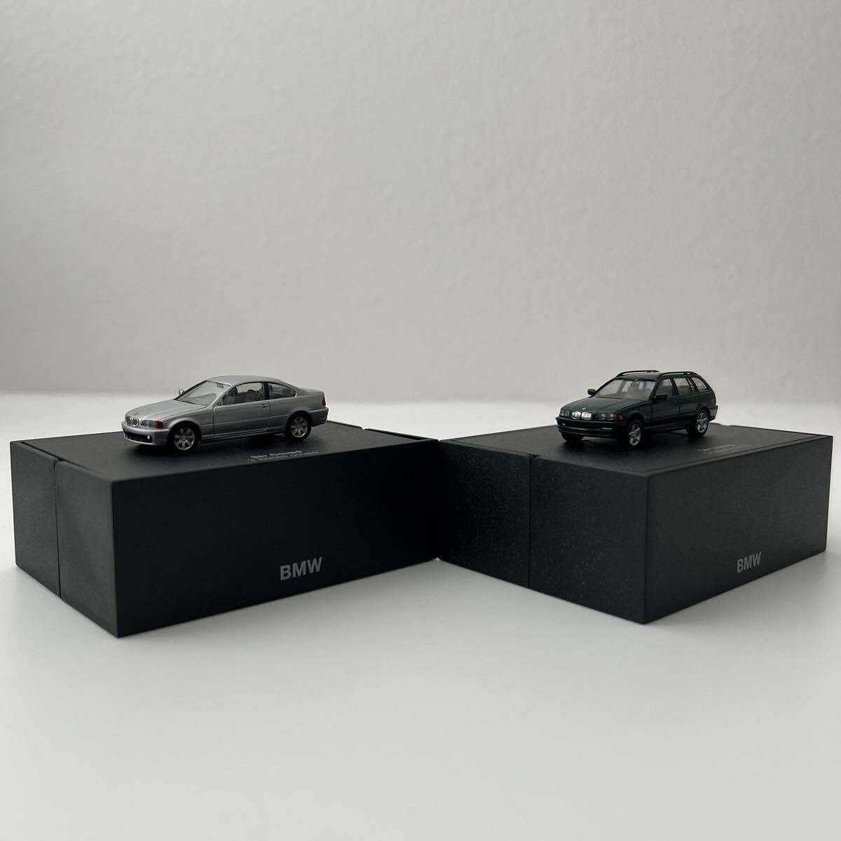 【現状品】BMW 3シリーズツーリング 1/18 ディーラー正規品 現状品】BMW 3シリーズツーリング 1/18 ディーラー正規品