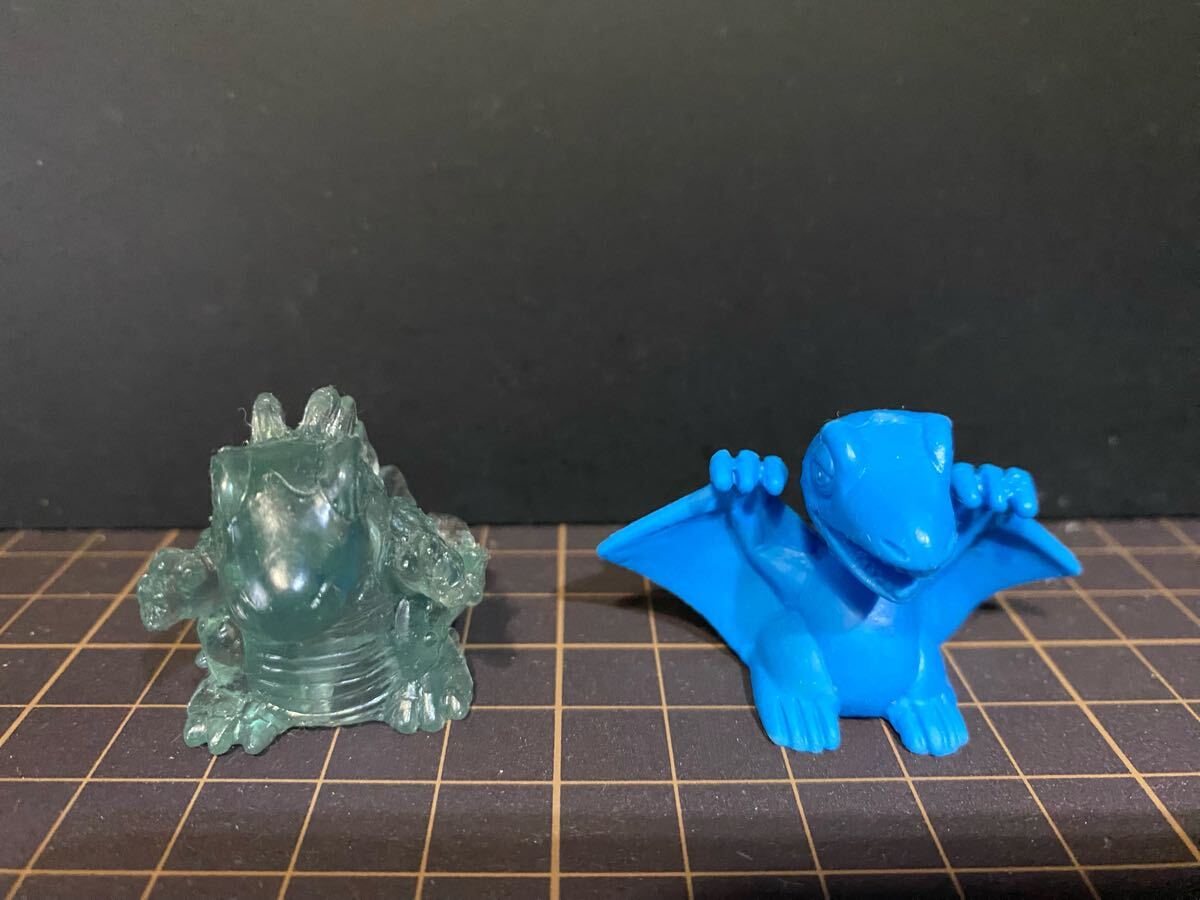 ラストザウルス　めんこ　面子　レア　プラスチック　ドラゴザウルス　ヘルムザウルス ラストザウルス めんこ 面子 レア プラスチック ドラゴザウルス