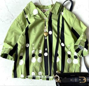 Красивые Marni MARNI Сделано в Италии, размер 40 до L, хлопок, геометрический узор, короткая длина, короткие рукава, открытый воротник рубашки, зеленый зеленый.