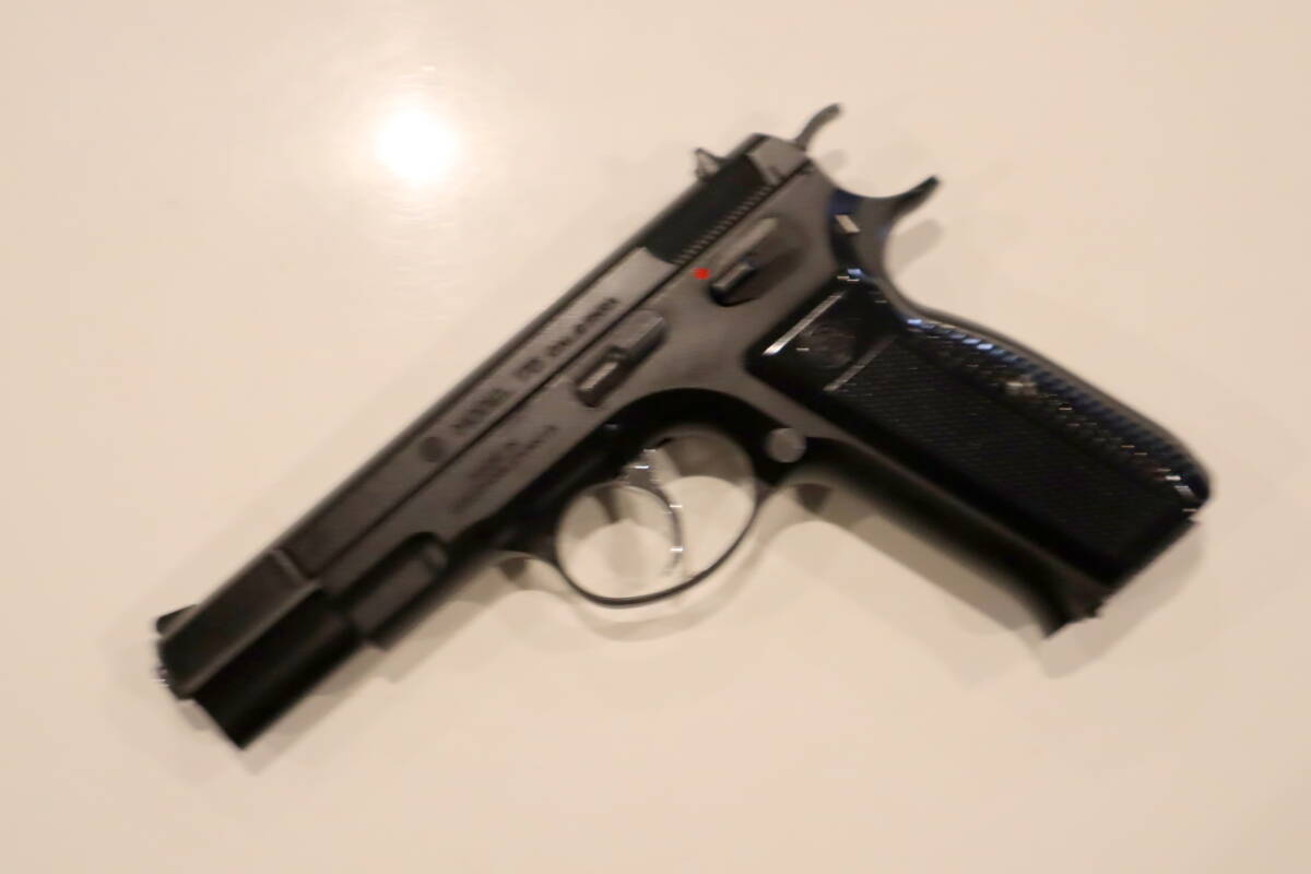 KSC CZ75 一部ジャンク KSC Cz75 1st ウッドグリップスペシャル (HW/System7) GBB