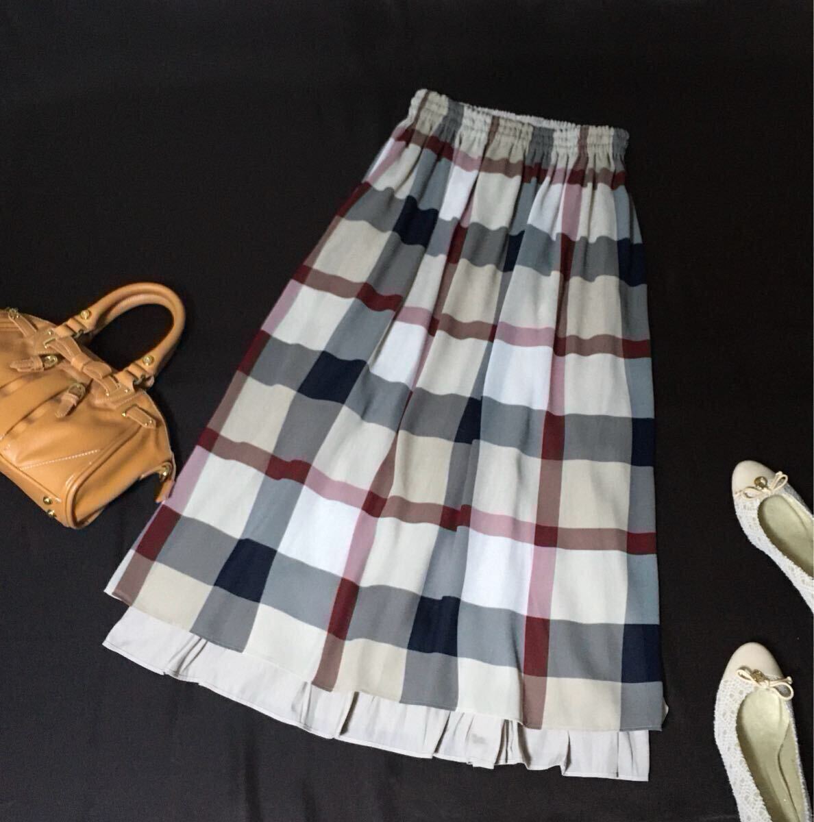 新品未使用 タグ付 ブルーレーベル クレストブリッジ 花柄 スカート 38 Yahoo!オークション -「ブルーレーベルクレストブリッジ スカート」(は