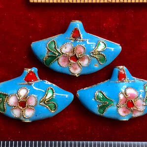 ¶!¶ 有線七宝焼ワールド - 3個の扇子型ペンダントで1単位 ¶!¶ 金線に水色釉ピンク花緑葉 手作り 手芸 工芸 インテリア ペンダント