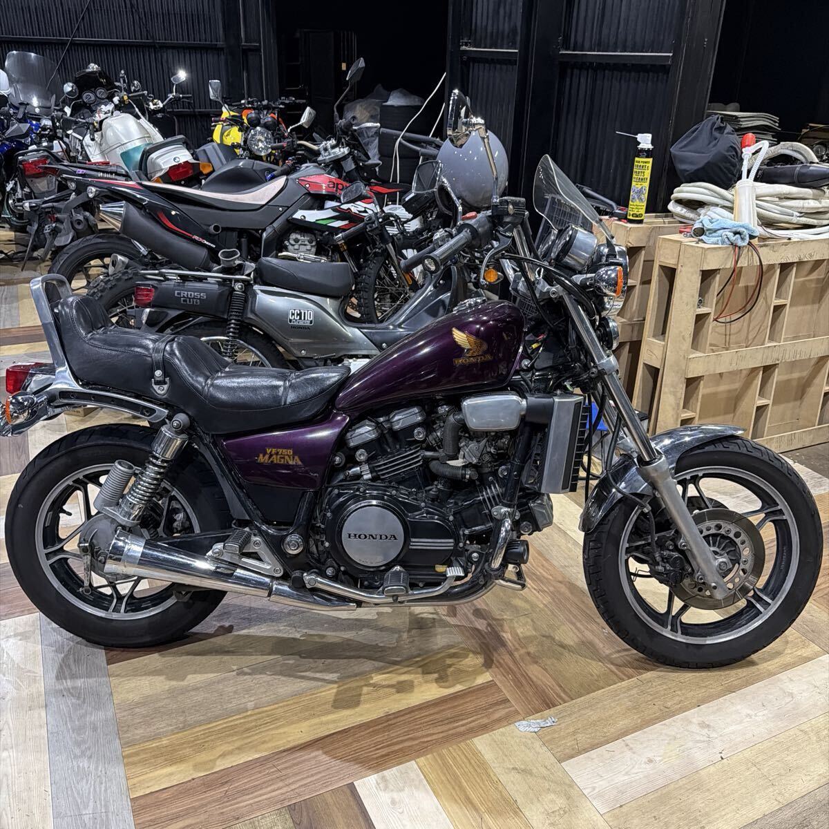 Yahoo!オークション -「(magna マグナ) (v45 750)」(401cc-750cc