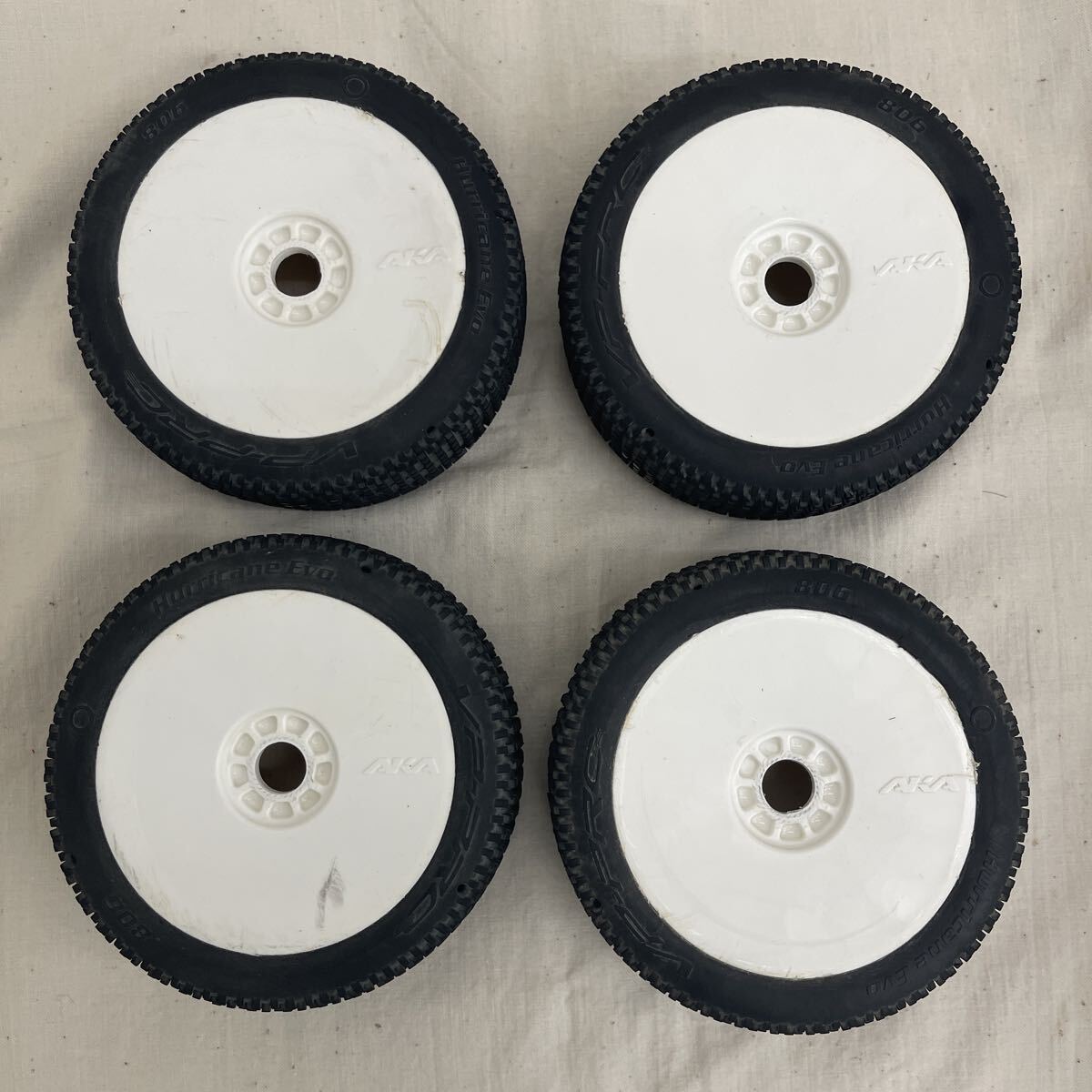 Yahoo!オークション -「1／8 バギー タイヤ」の落札相場・落札価格