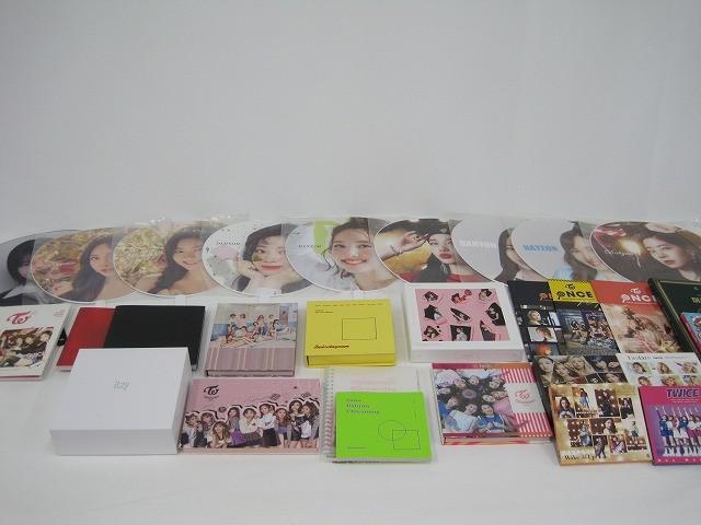 TWICE CD、ペンライト、ライブDVD まとめ売り TWICE CD、ペンライト、ライブDVD まとめ売り
