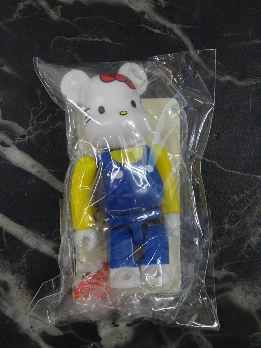 ハローキティ　キューブリック　メディコム・トイ　ベアブリック ハローキティ45周年！各年代をイメージしたコラボBE@RBRICKが100