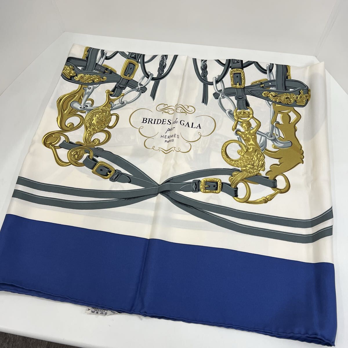 【未使用・中古美品】HERMÈS BRIDES de GALA スカーフ 楽天市場】エルメス HERMES スカーフ カレ90 BRIDES de GALA