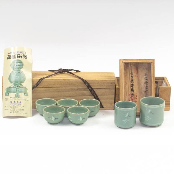 【未使用品】韓国陶窯　金正黙　東谷　花器　花瓶　箱付 Amazon.co.jp: 韓国陶窯 東谷 金正黙 一輪挿し 花瓶 陶器 木箱
