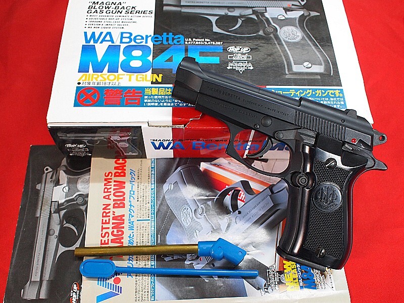美品WA ウェスタンアームズ　Beretta M84F ベレッタ　新型マガジン付 3月下旬発売「WA【ベレッタ】M84FS カーボンブラックHW」ご予約
