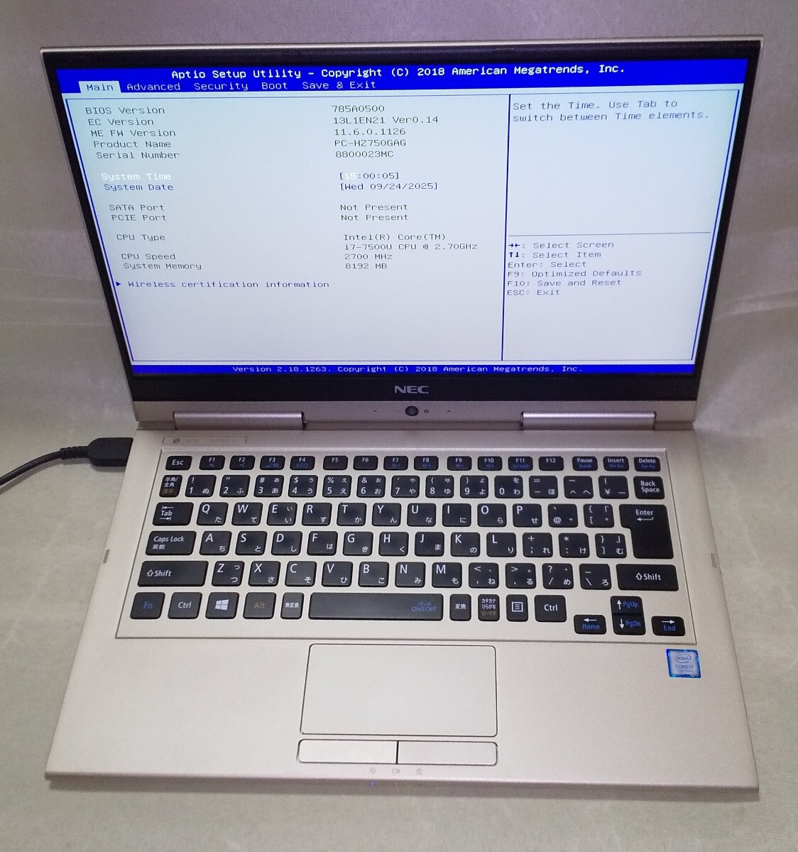 NEC LAVIE ホワイト ノートパソコン NEC LAVIE Note Mobile NM550/KAW PC-NM550KAW [パールホワイト