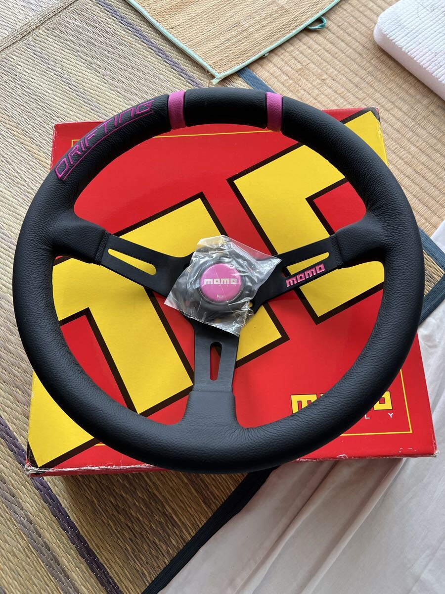 ベルトーネ レザーステアリング 美品 35パイ momoピッチ Amazon | モモ(Momo) ステアリング MOD.08 35パイ BK M-58