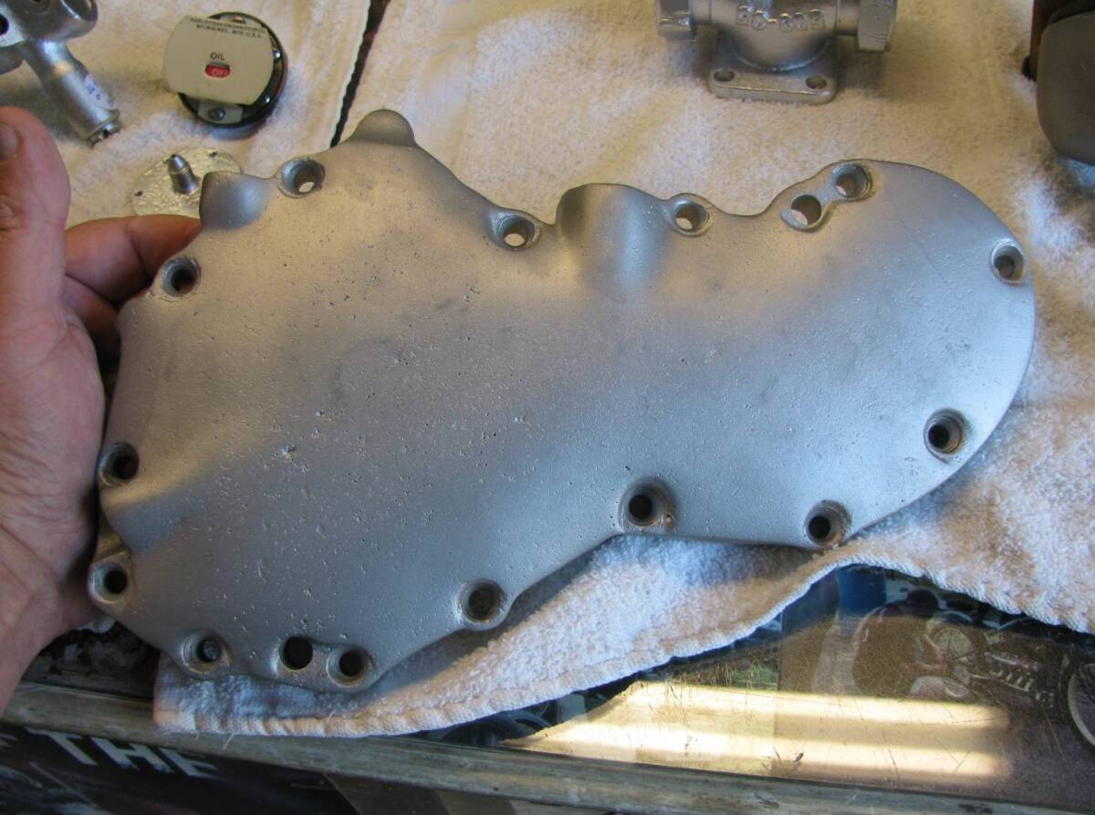 ブレイクアウト 純正 カムカバー ブレイクアウト 純正 カムカバー