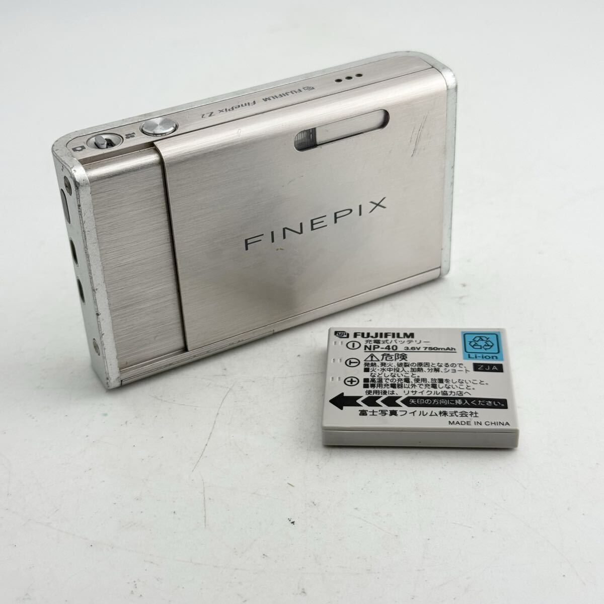 FUJIFILM FINEPIX Z2 ミラーレスコンパクトデジカメ カード付 FUJIFILM FinePix Z2（メモリーカード&バッテリー/充電器付き