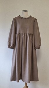 ★ハンドメイド★かすれ調生地☆パフスリーブのギャザーワンピース(ブラウンベージュ
