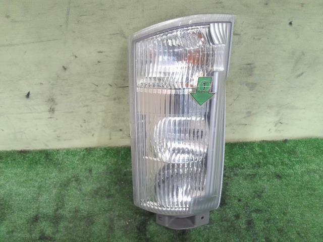 中古 エルフ KR-NPR72PV 左クリアランスランプ 4HJ1 729 210-21792 8-97308-930-1 いすゞエルフのライトを中古で探すなら？中古で選ぶポイントもご紹介