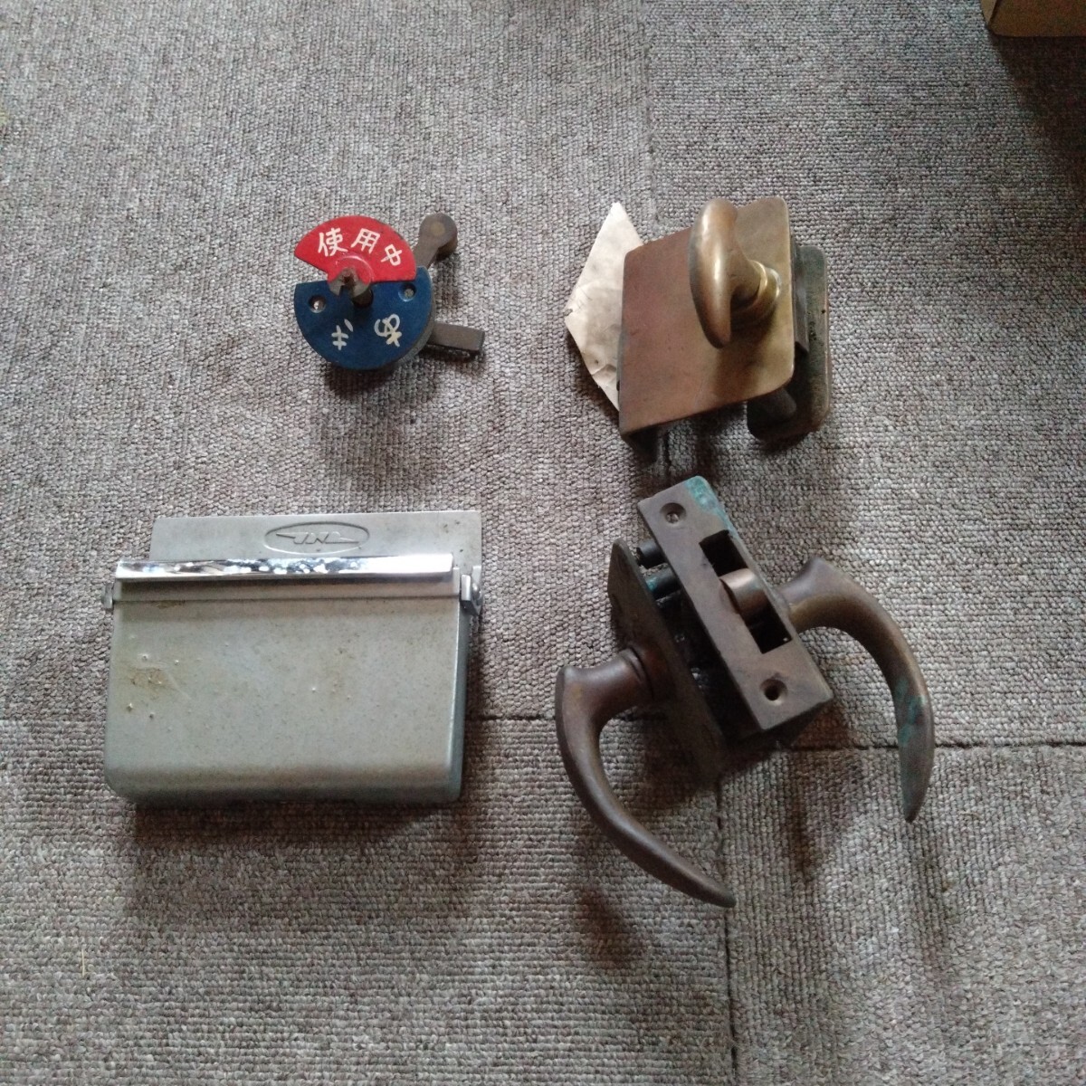 【鉄道部品】ワイパー、手すり、灰皿 3点セット 鉄道部品】ワイパー、手すり、灰皿 3点セット 缶アッシュ1