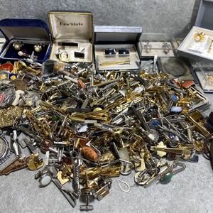 タイピン カフス 小物 キーホルダー イミテーション アクセサリー まとめ売り 未清掃品 ジャンク品 3kg程度 天然石 企業物