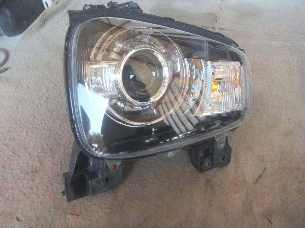 KAPUiko値下げスズキアルト★右ヘッドライト★HA36S中古 HA36S【ヘッドライト/ランプ 右】35120-74P20 R1 スズキ アルト