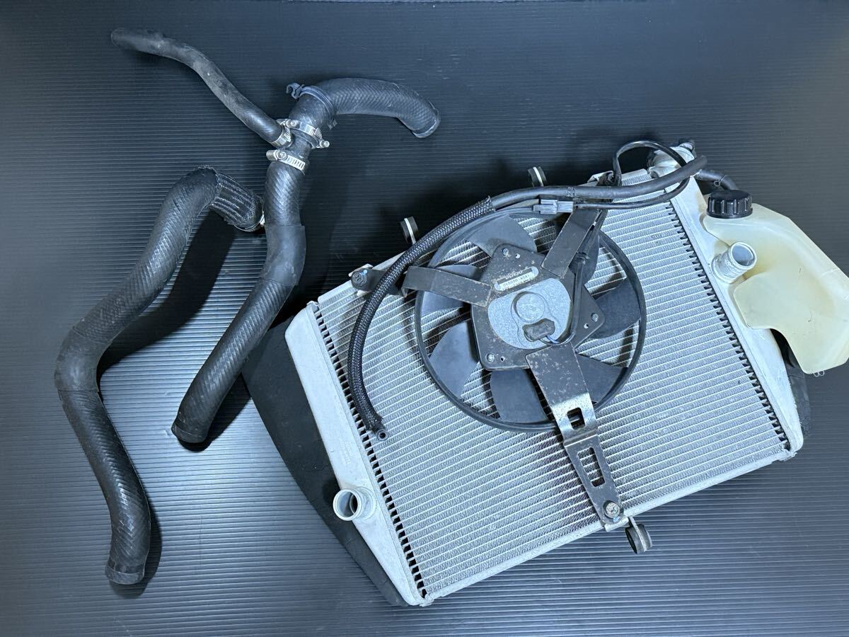 エンジン部品 ステンレス製 冷却装置用 付属品完備 エンジン部品 ステンレス製 冷却装置用 付属品完備 Amazon.co.jp